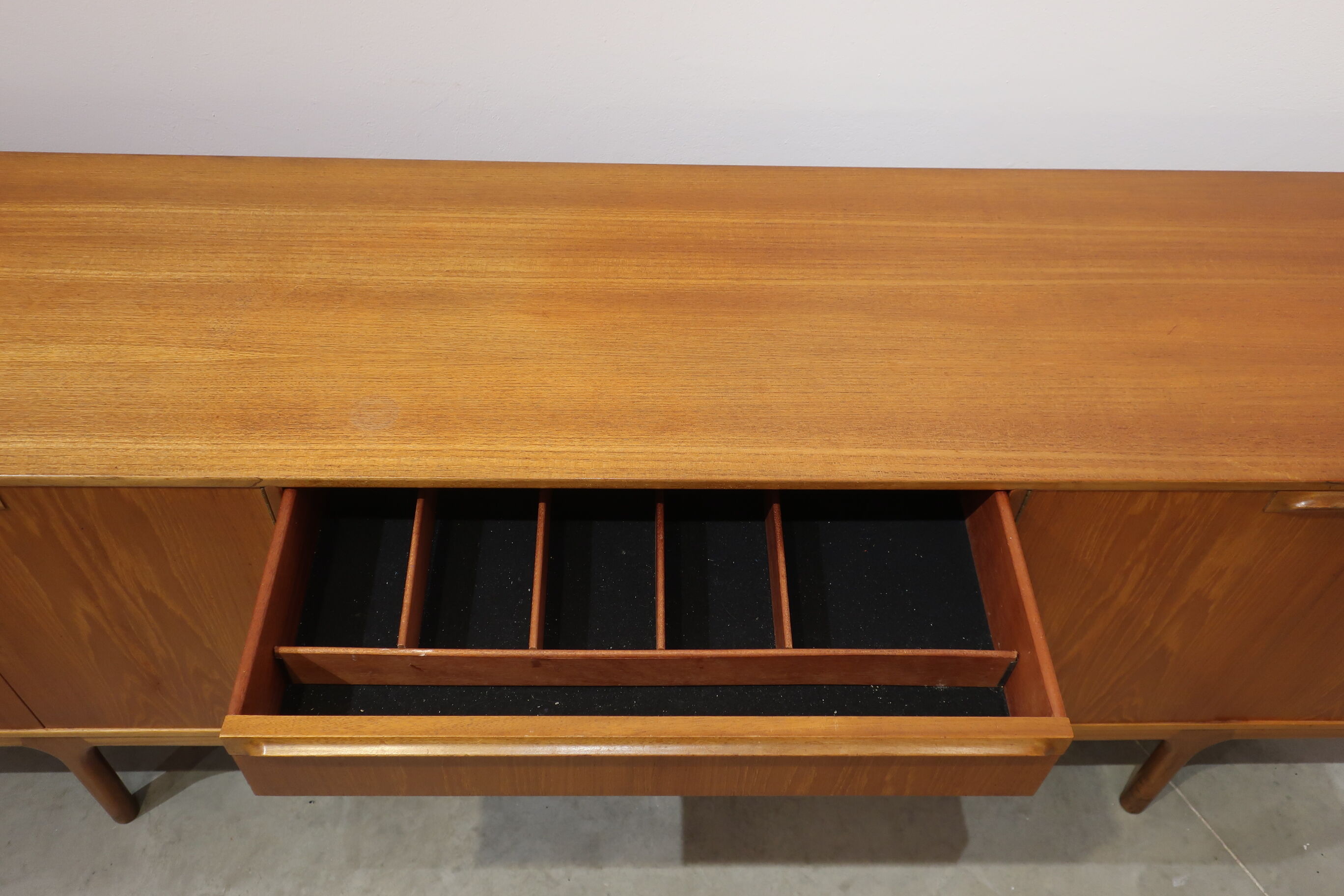 Sideboard Mcintosh teak of the 1960s