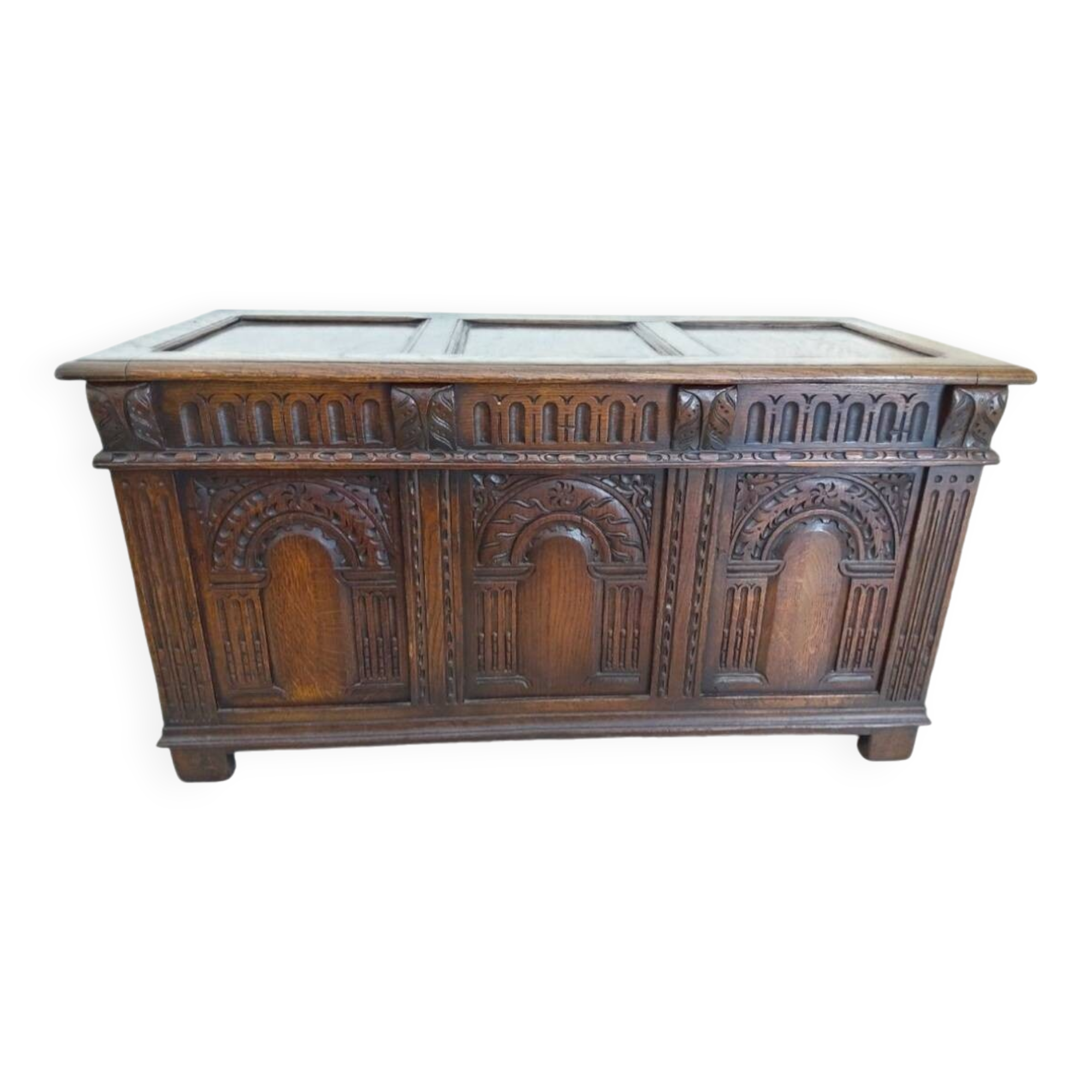 Very large antique medieval style chest * Solid wood