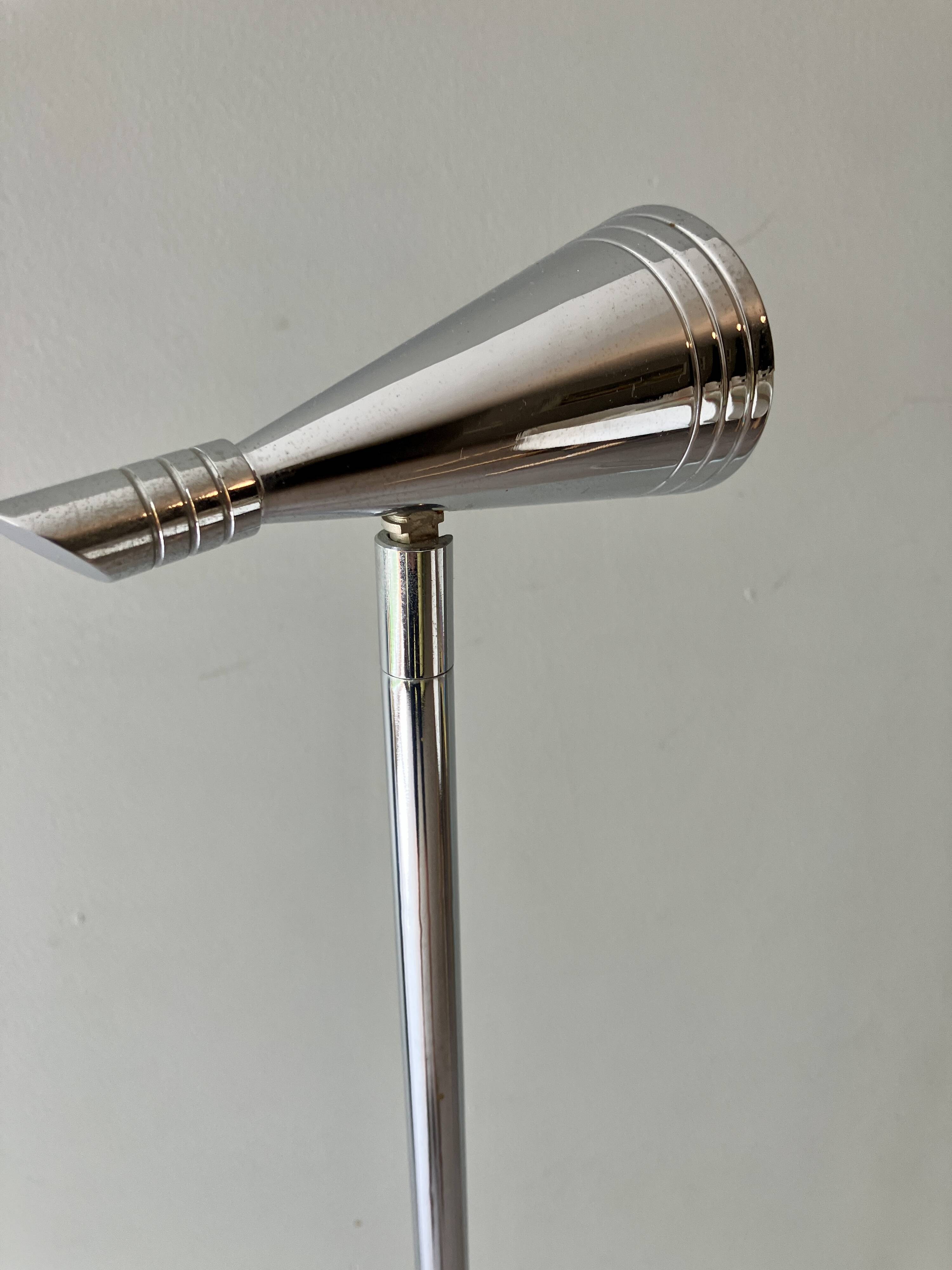Paire de lampadaires Herstal acier chromé