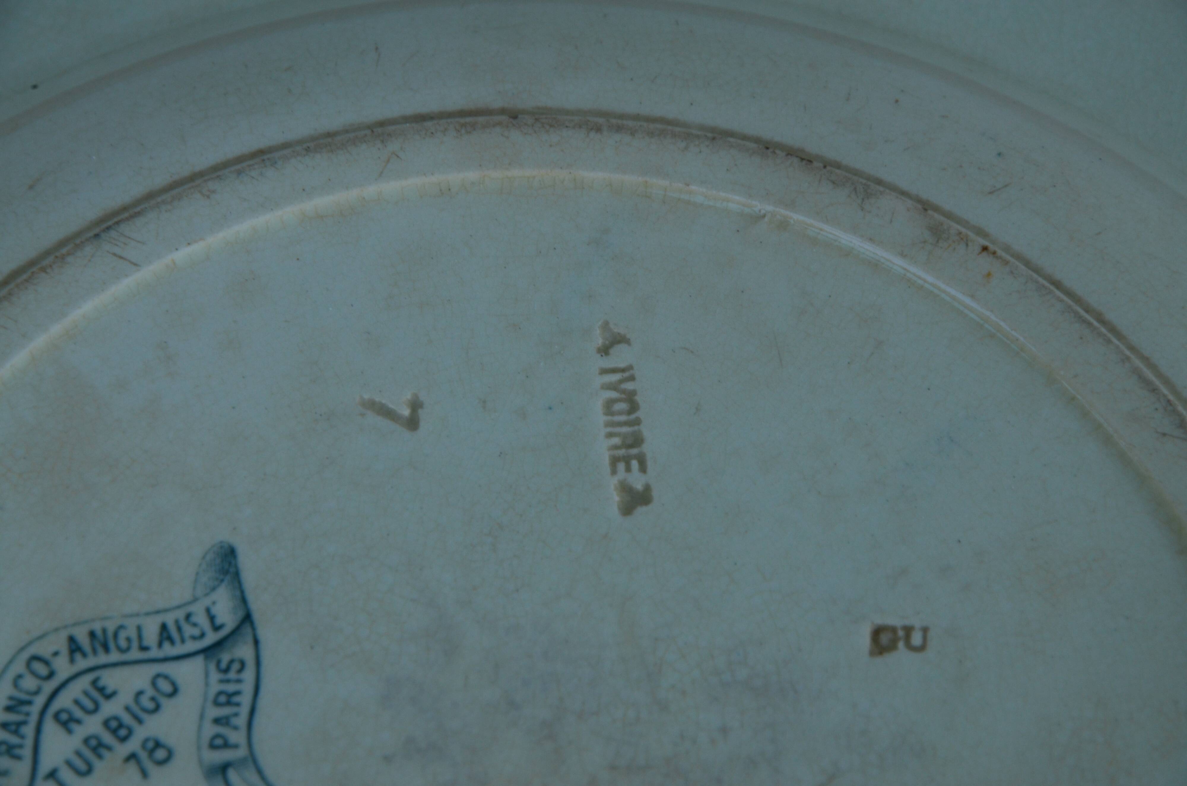 Iron earth serving dish from the Franco-English company