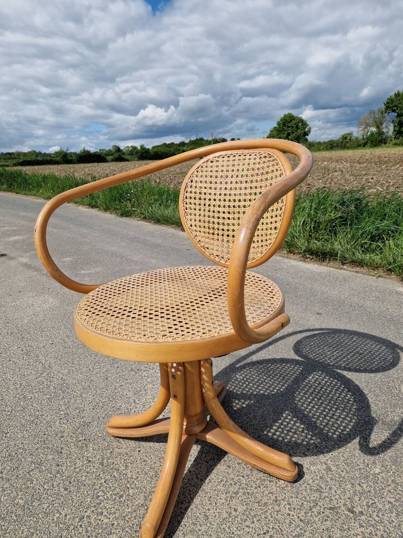 Thonet 5501 curved wood armchair
