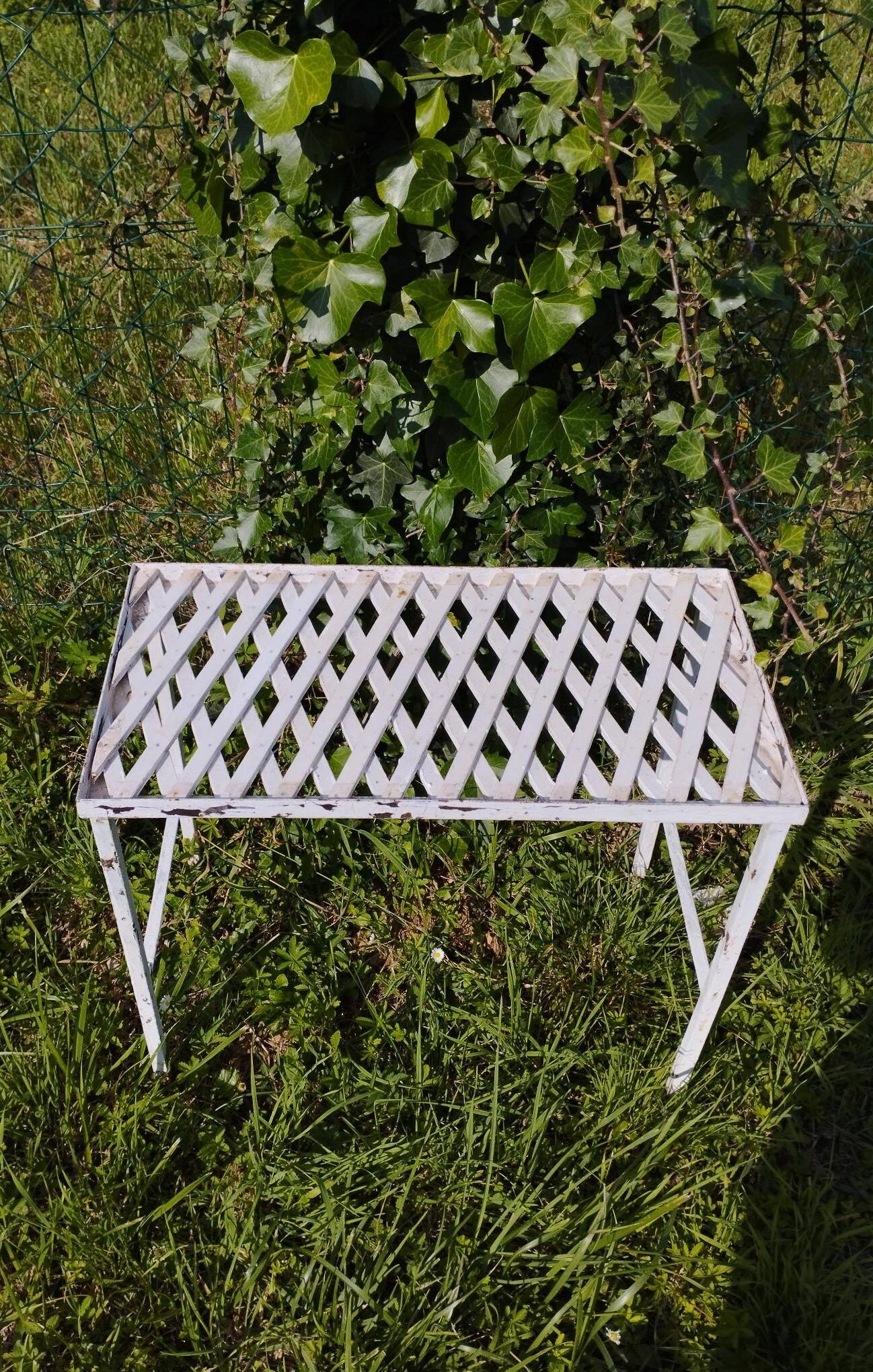 Vintage plant stand, antique.