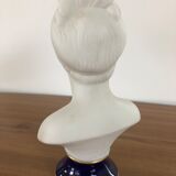 Biscuit bust