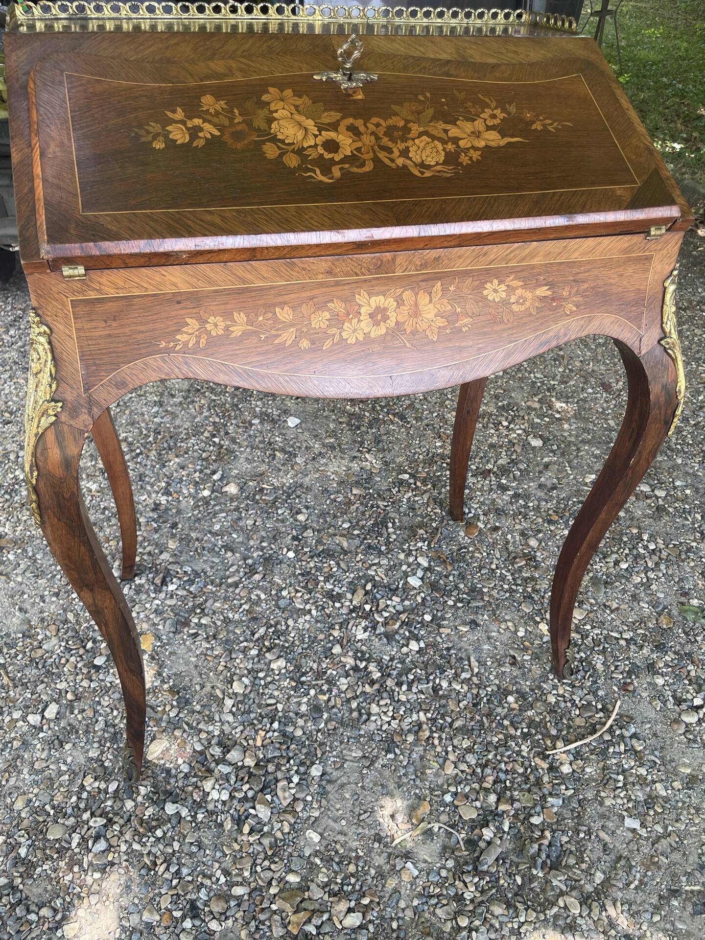 Bureau de dame ,dos d’âne fin XIX eme