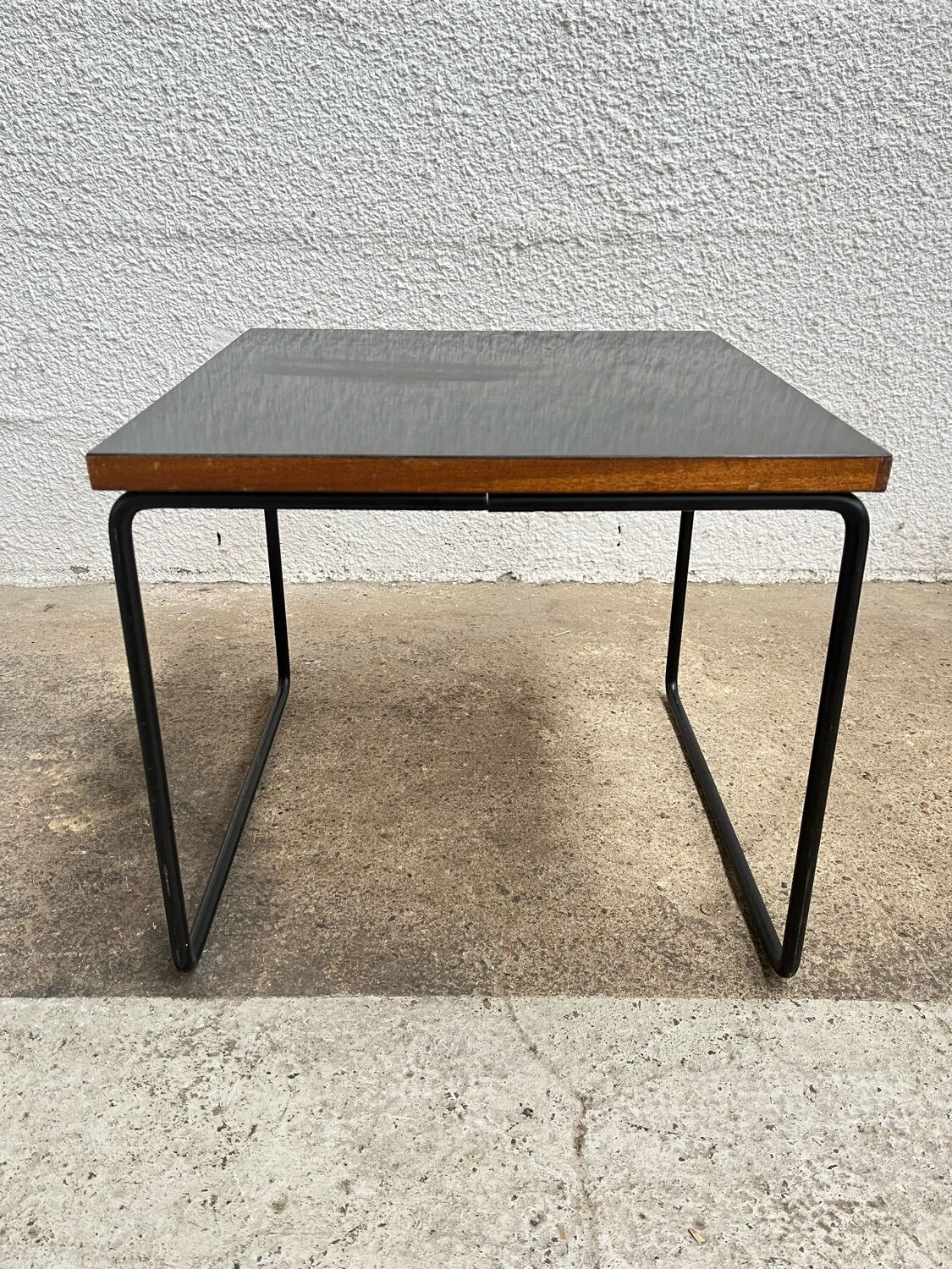 Paire de tables volante Pierre Guariche pour Steiner