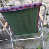 Duo of folding chairs 70s