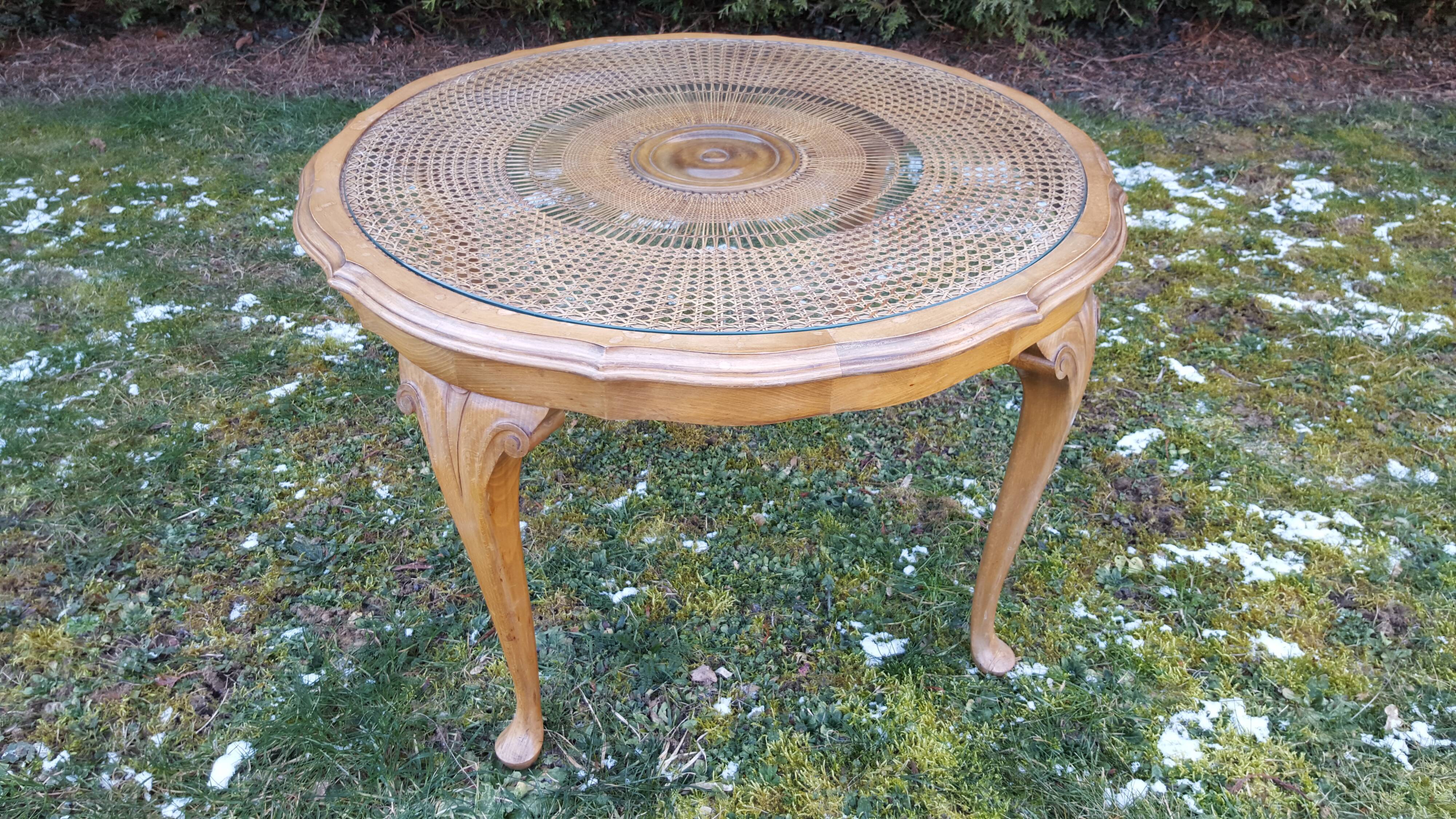 English-style coffee table wood and caning