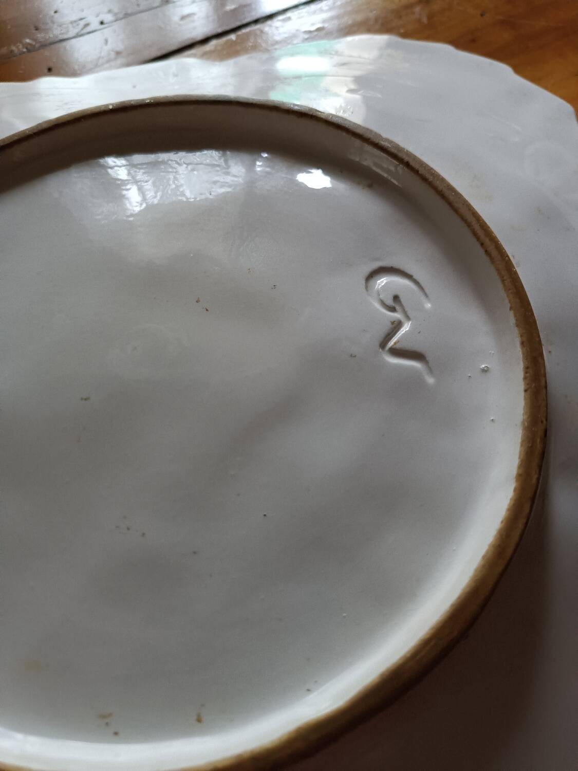 Vine leaf slip pocket emptier