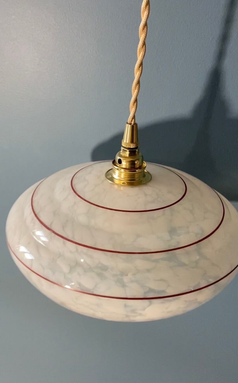 Suspension ou baladeuse globe en verre de Clichy 1950