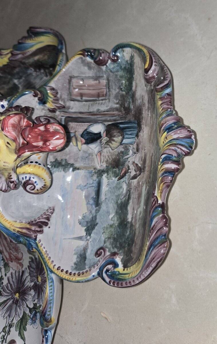 Large centrepiece in earthenware, hand-painted: Jules Verlingue workshop