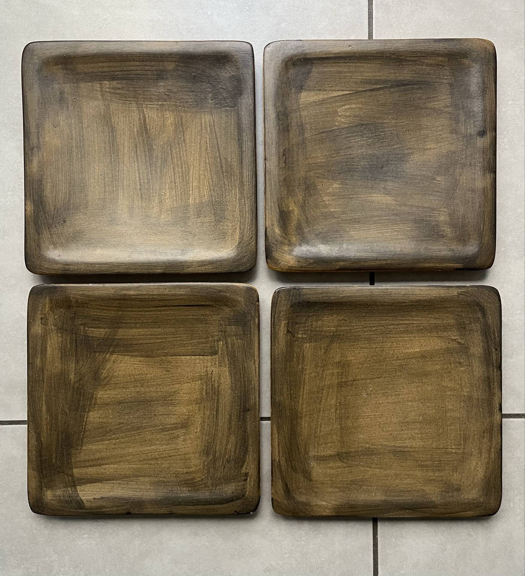 Set de 4 assiettes carrées « galerie de la Courtine »