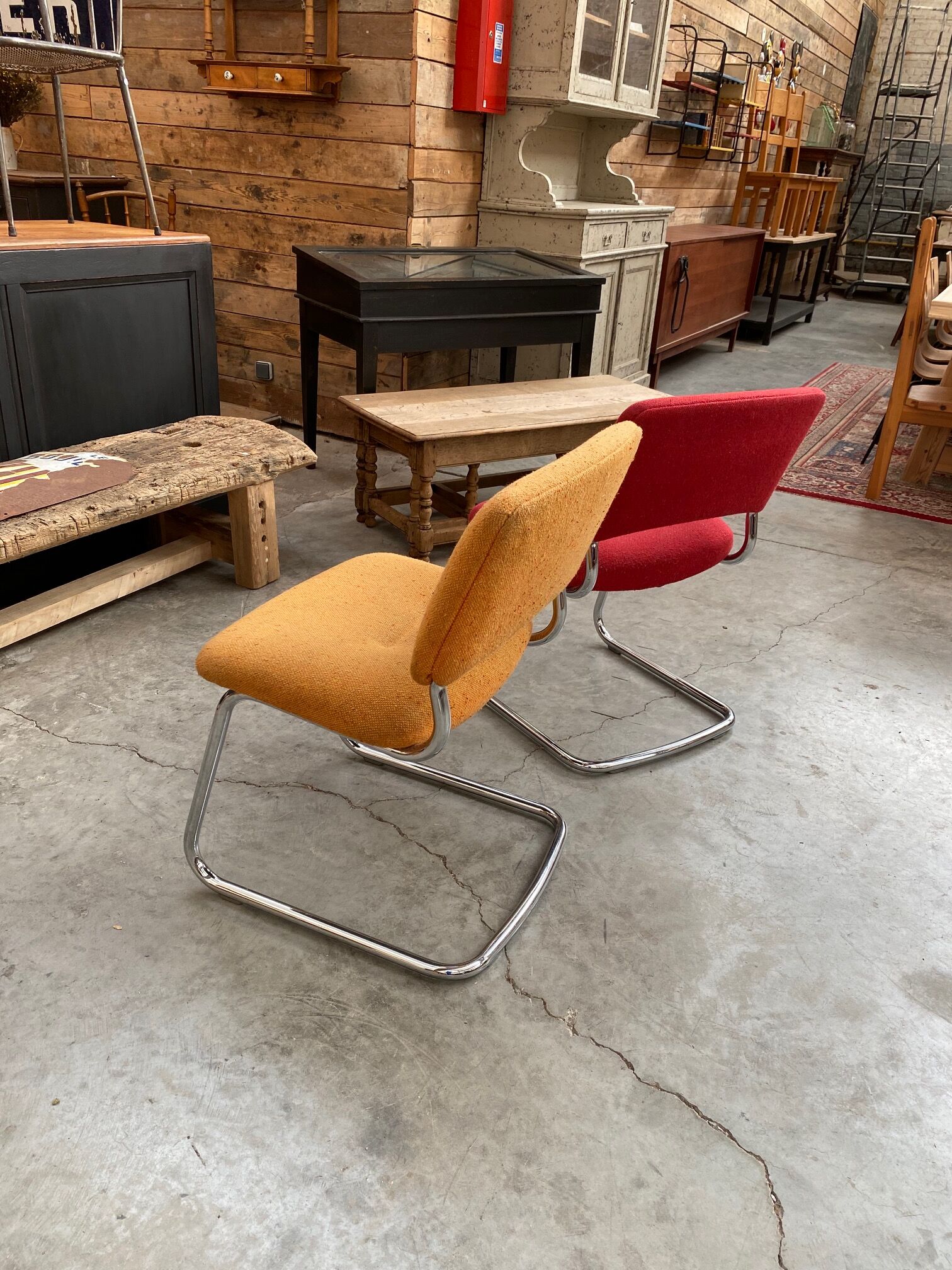 Pair of chairs 80s