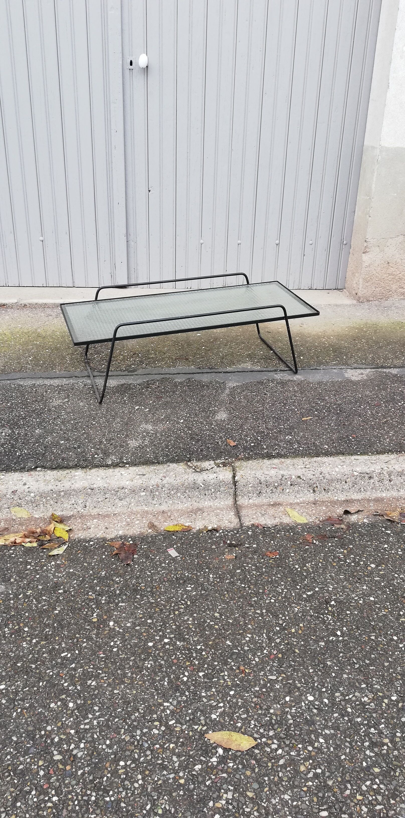 Table basse vintage fer forgé et verre
