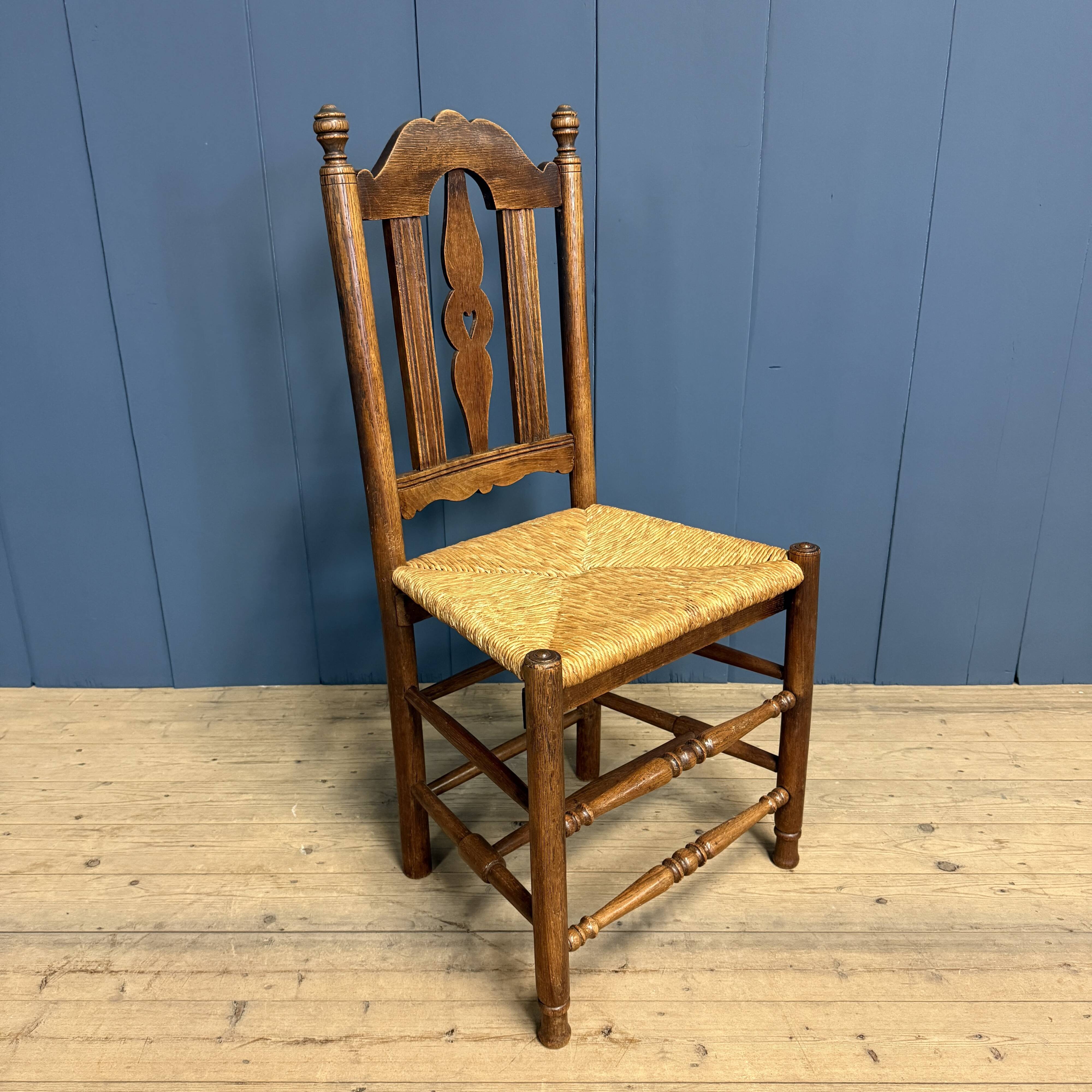 Dutch chair in oak with a straw seat