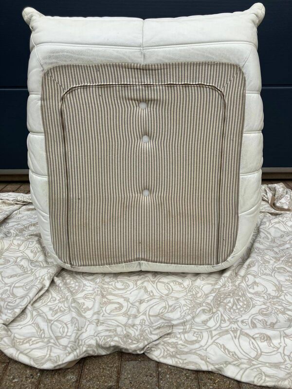100% authentieke Ligne Roset Togo 1zit licht beige leder ‘87