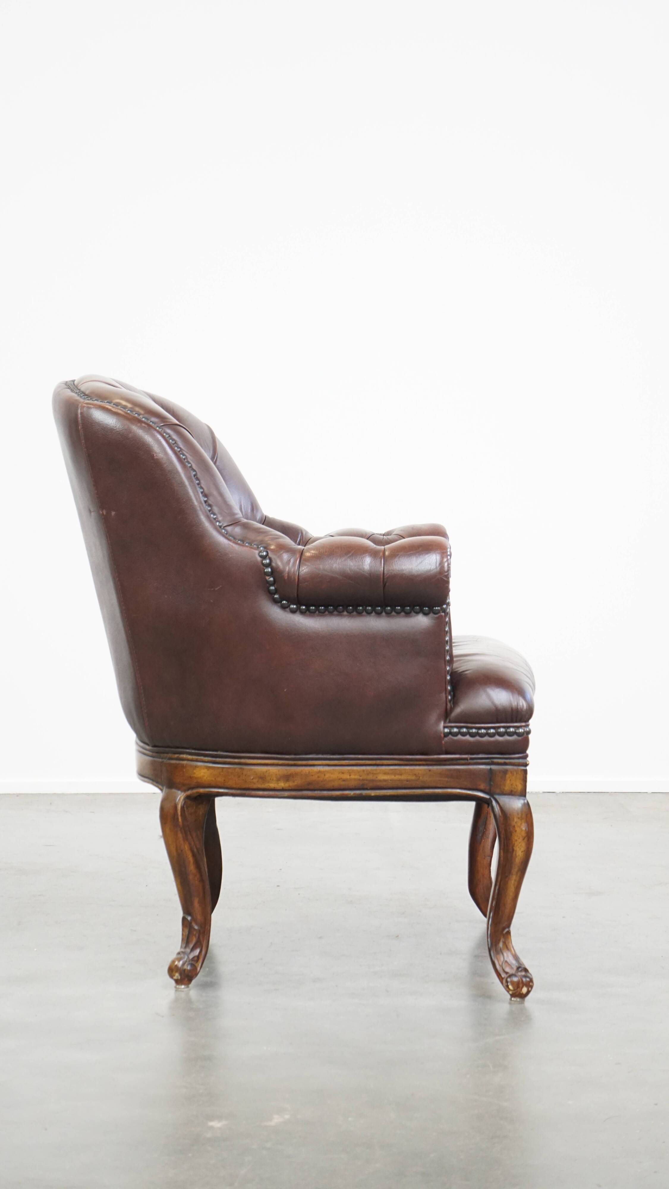Fauteuil chesterfield anglais classique en cuir de vachette