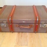 Vintage suitcase in wood of 30-50 years
