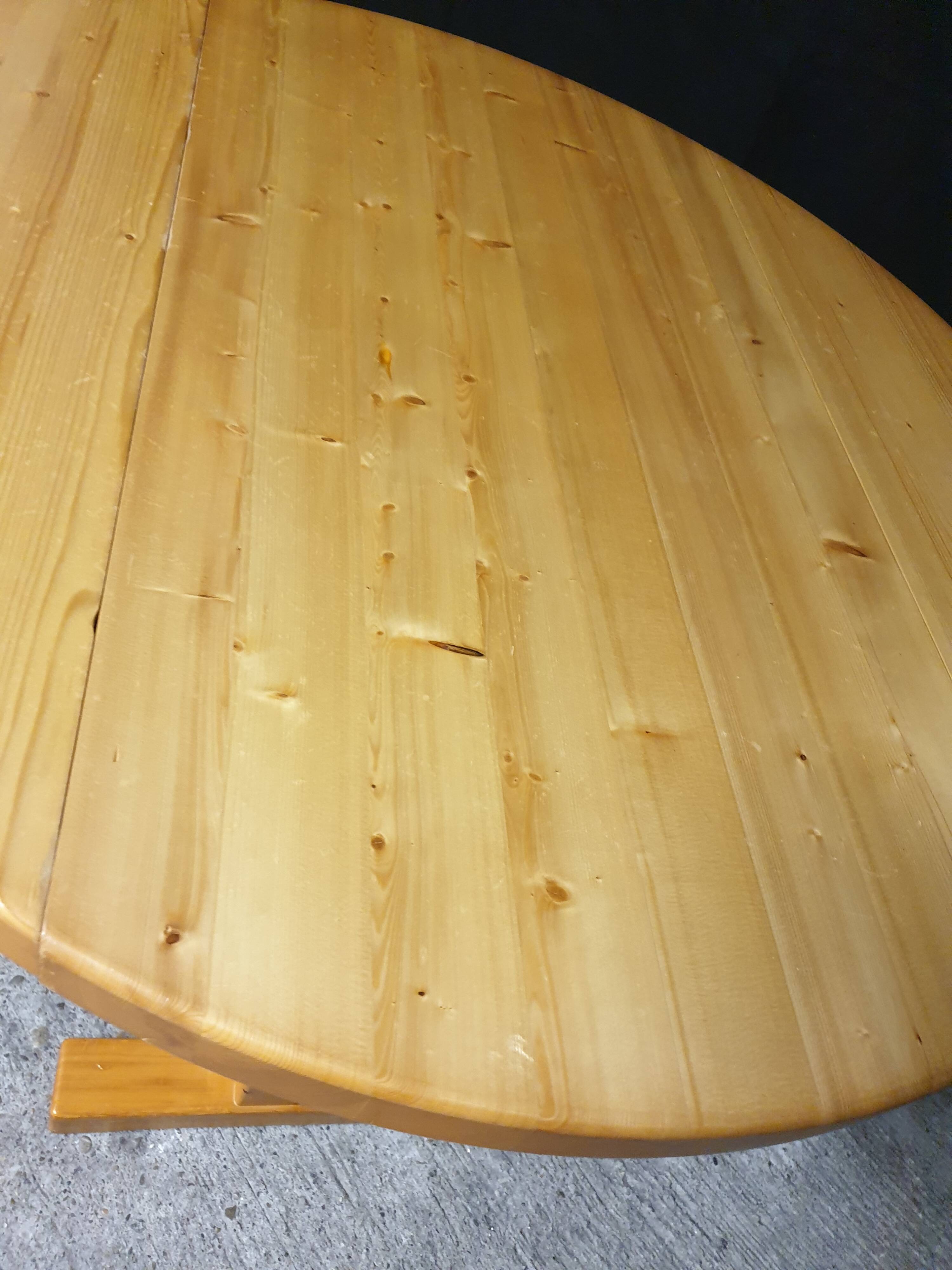 Charlotte Perriand vintage round dining table Les Arcs in pine from the years.