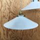 Paire de suspensions vintage en opaline blanche