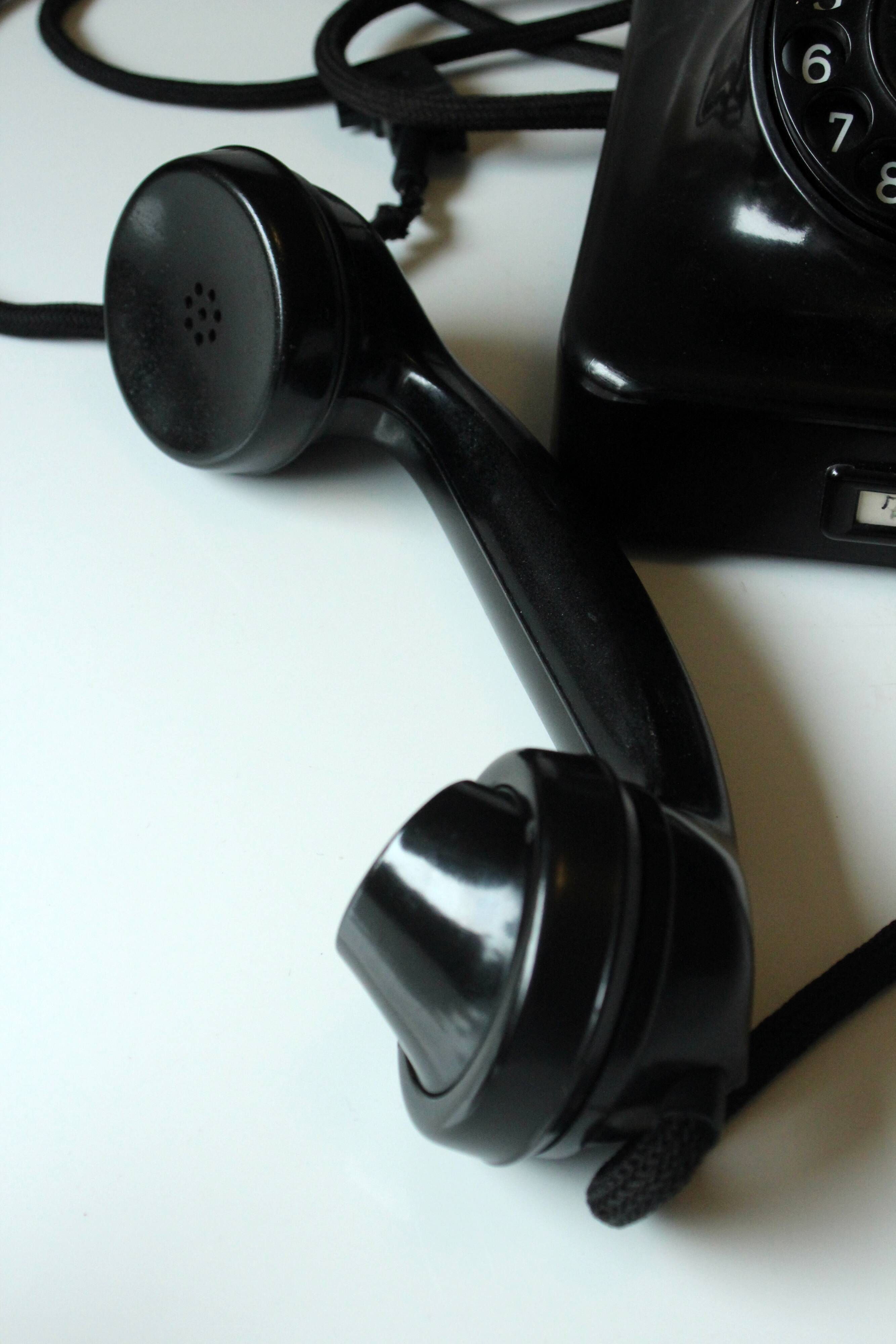 Antique telephone coming from the 1930s, bakelite