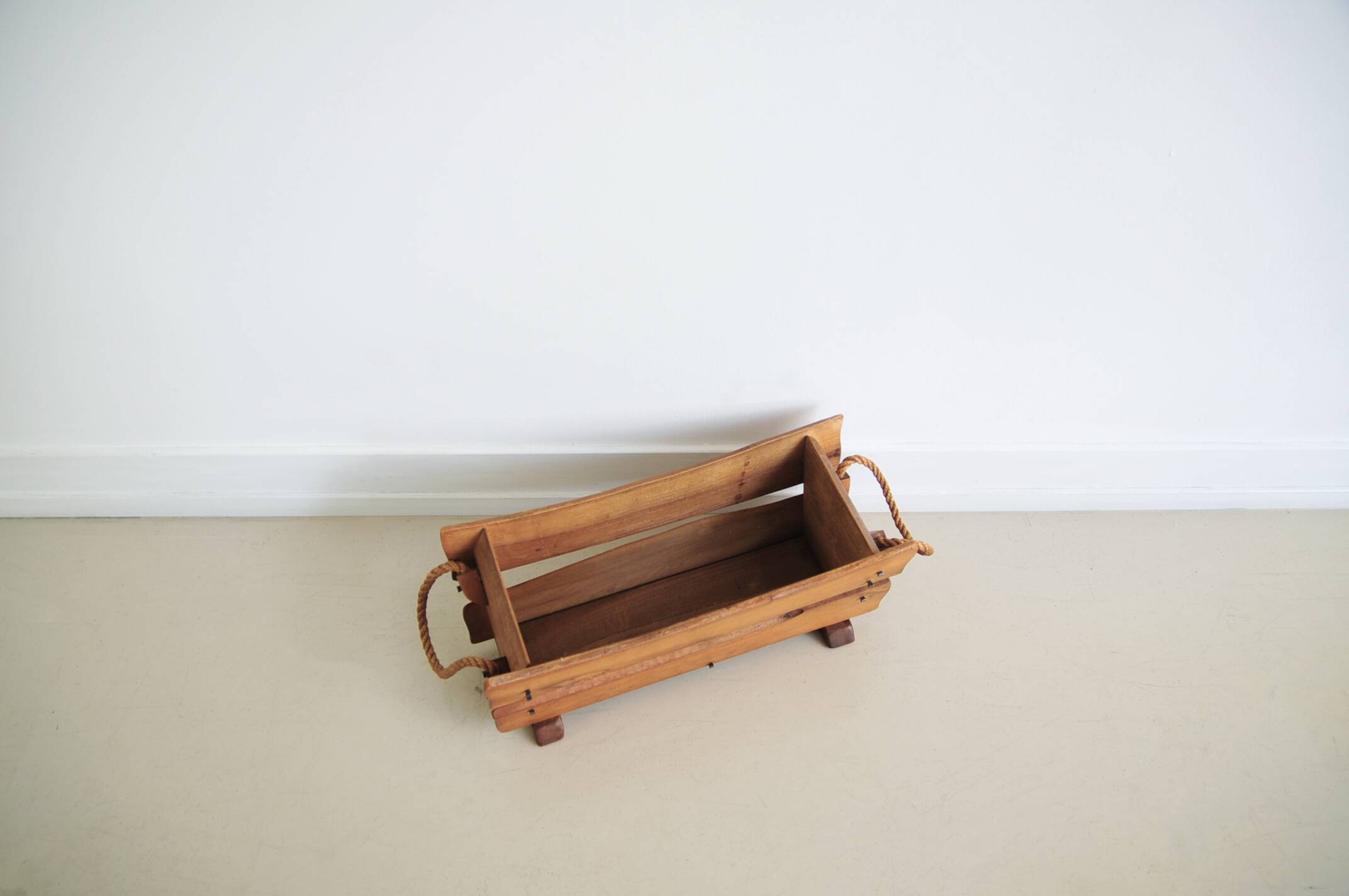 Wooden magazine rack