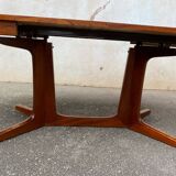 Baumann table for 10 guests
