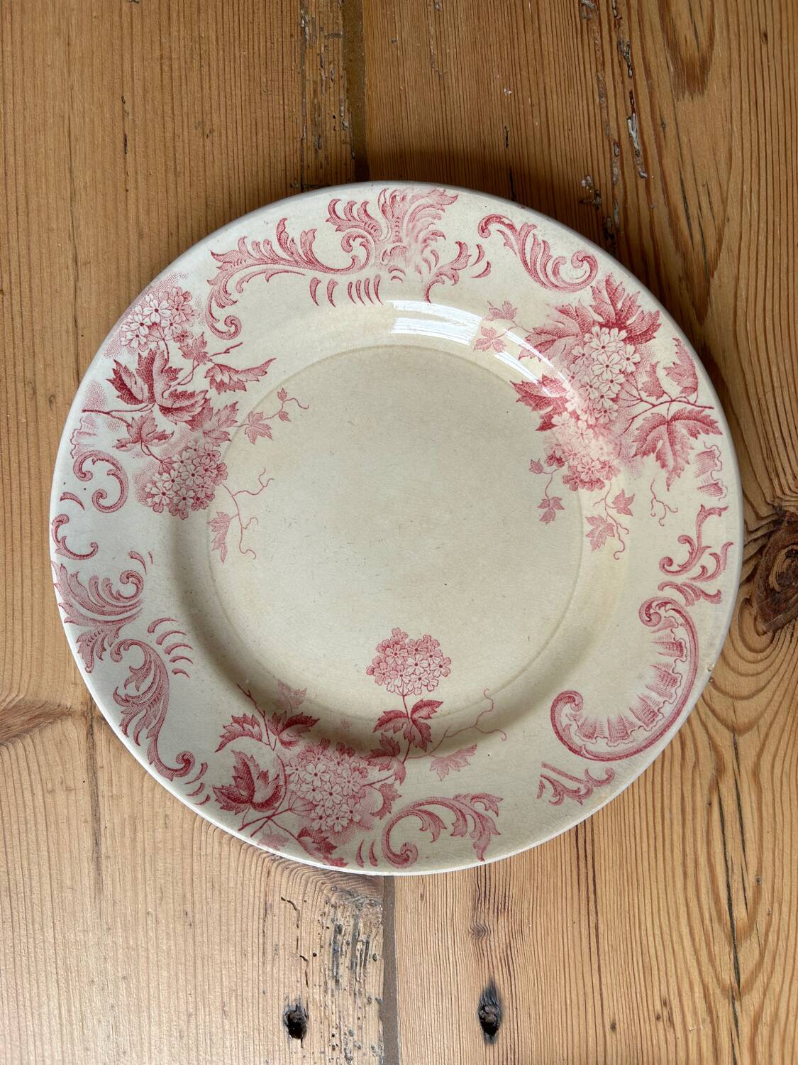 Mismatched series of 4 old “Terre de fer” flat plates
