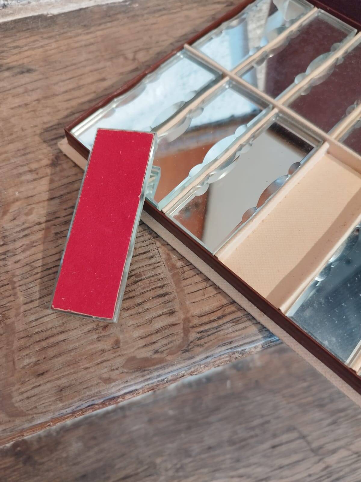 Set of 12 beveled mirror knife holders