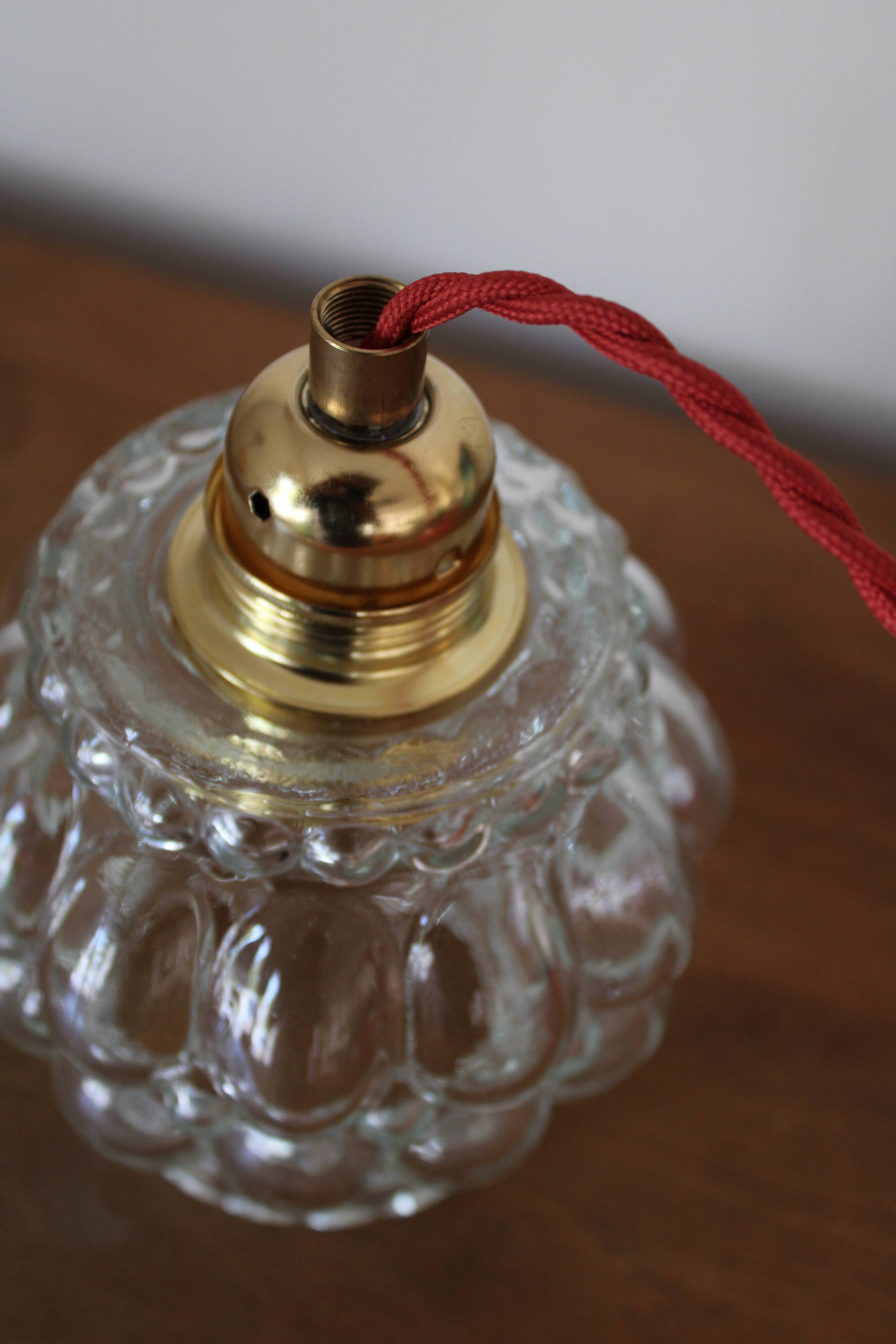 Moulded glass hanging lamp