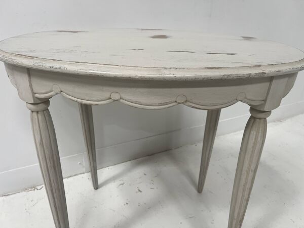 Guéridon de style Art Déco en hetre patiné XX siècle