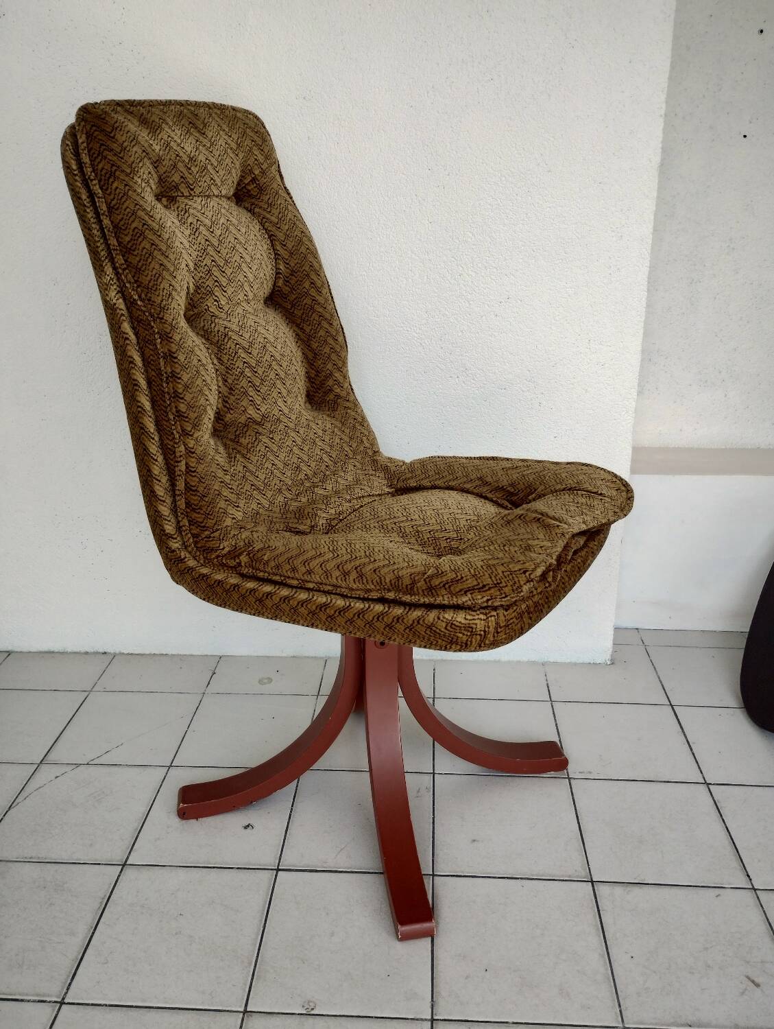 1970s swivel chair