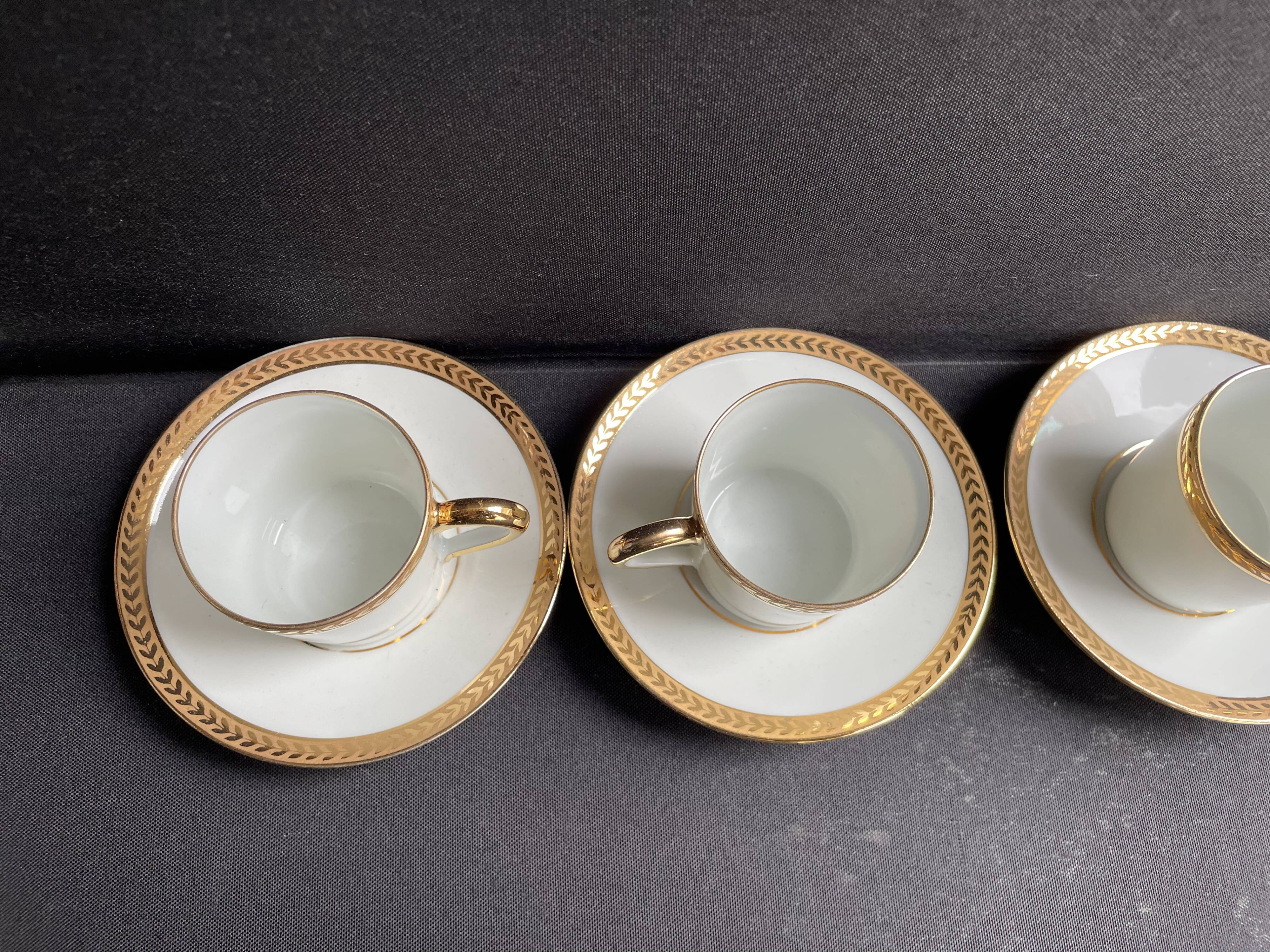 4 Moka Cups and their saucer – Limoges Porcelain