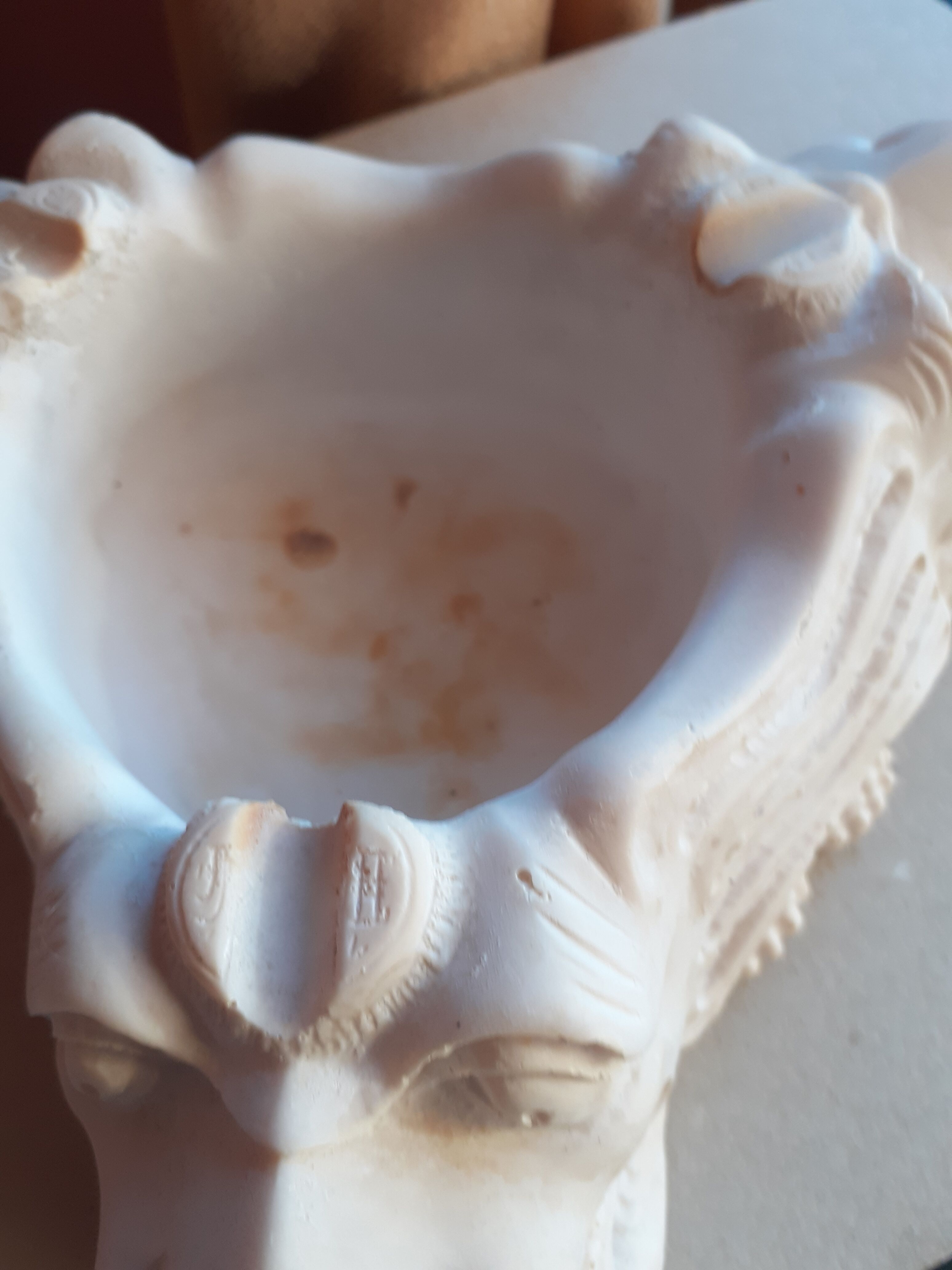Plaster dragon ashtray