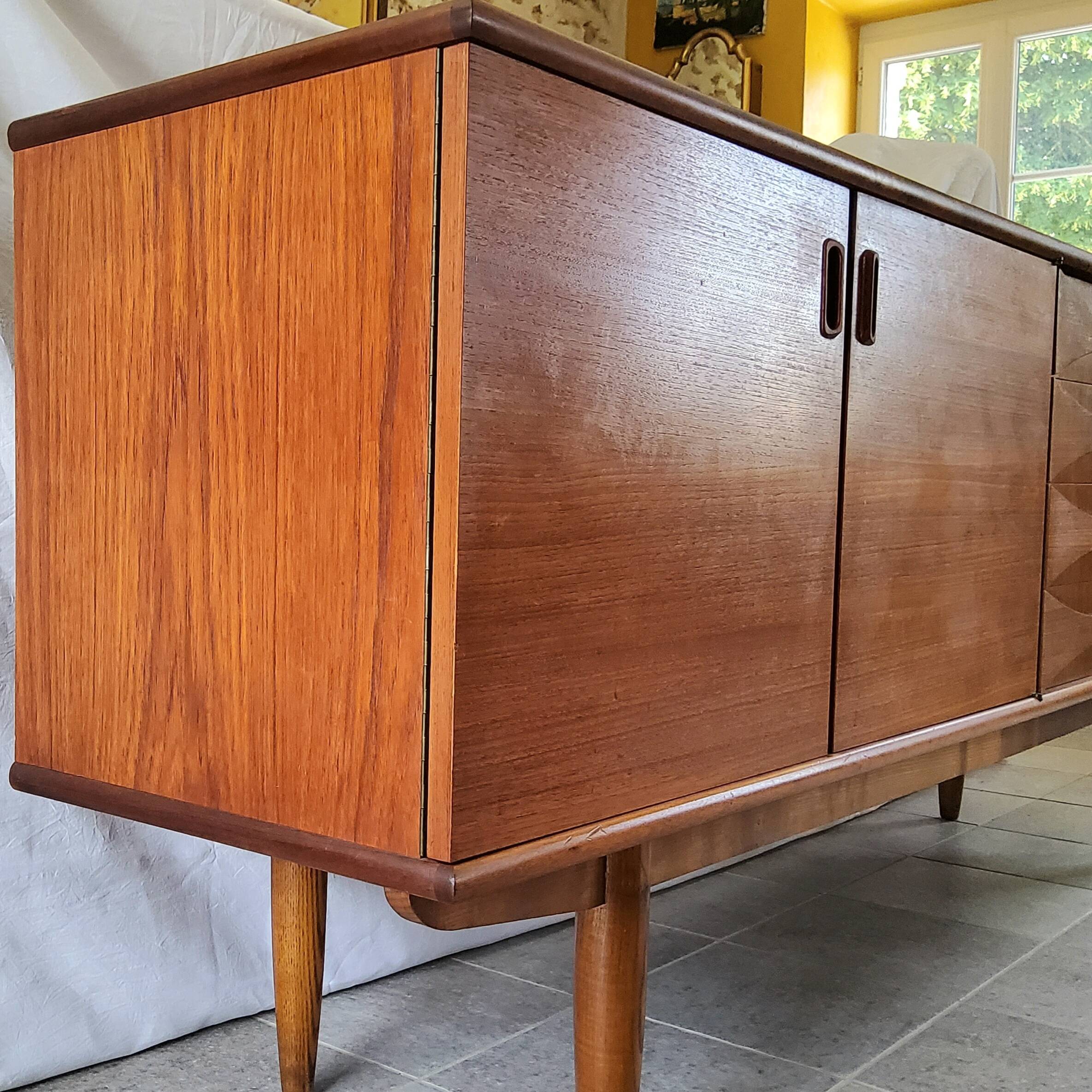 Scandinavian row 60s