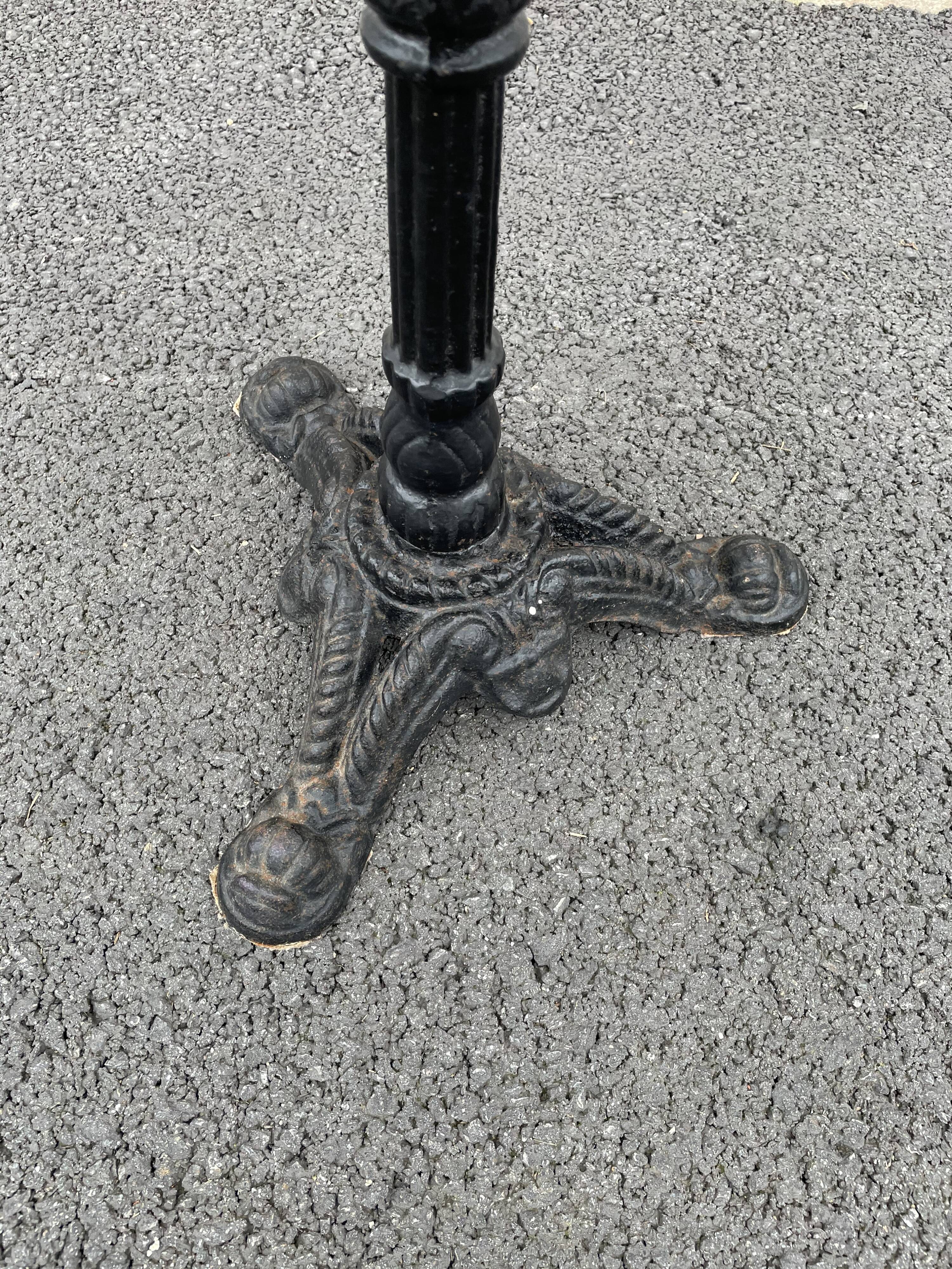 Round bistro table in white marble