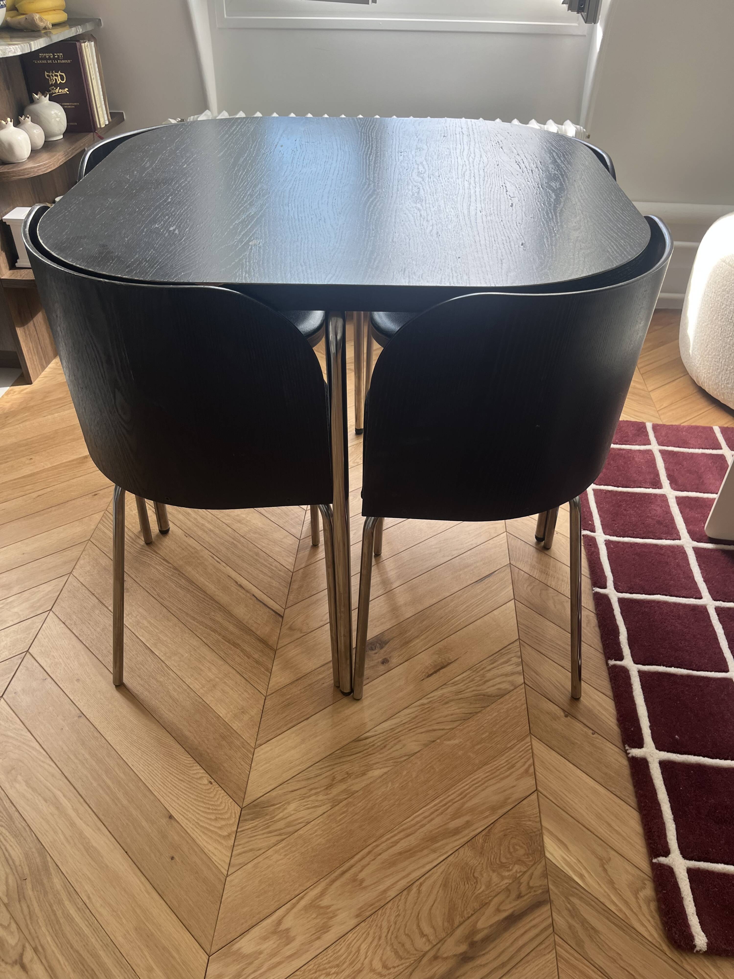 Table and 4 chairs Model "Fusion" by Sandra Kragnert (IKEA)