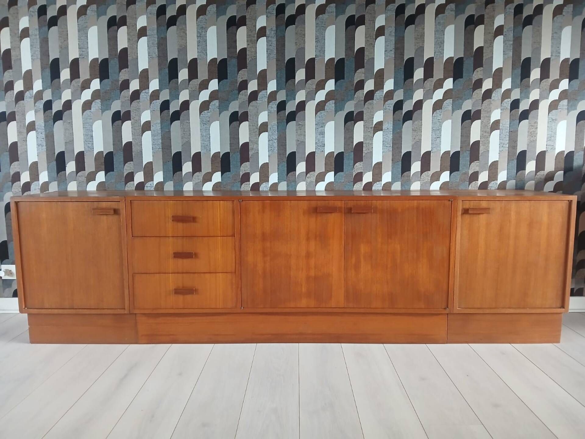 Large modular vintage sideboard in wood – 1960s/70s – 248 cm