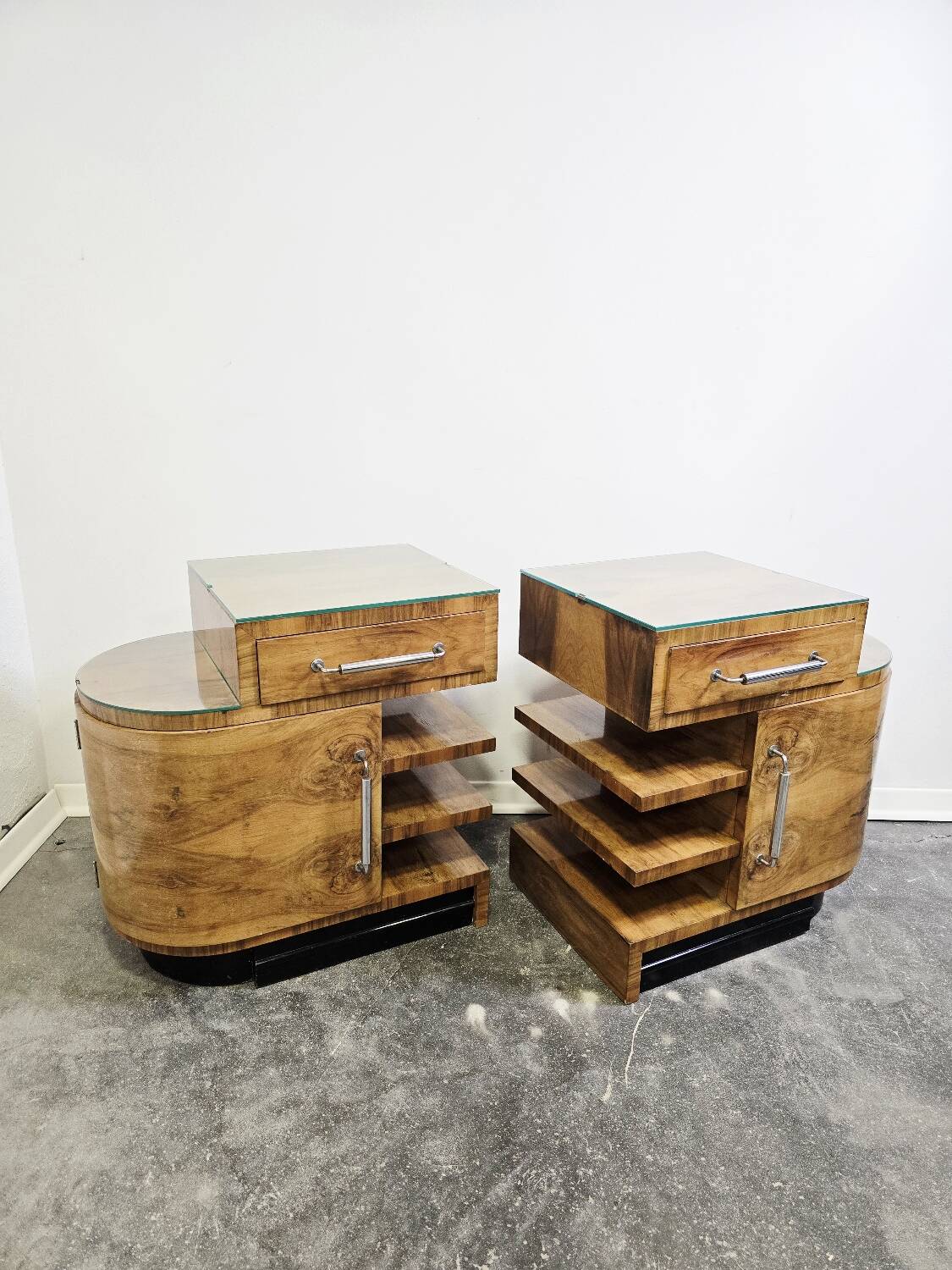 Tables de chevet Art déco des années 30