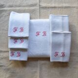 Old tablecloth & 5 linen damask napkins