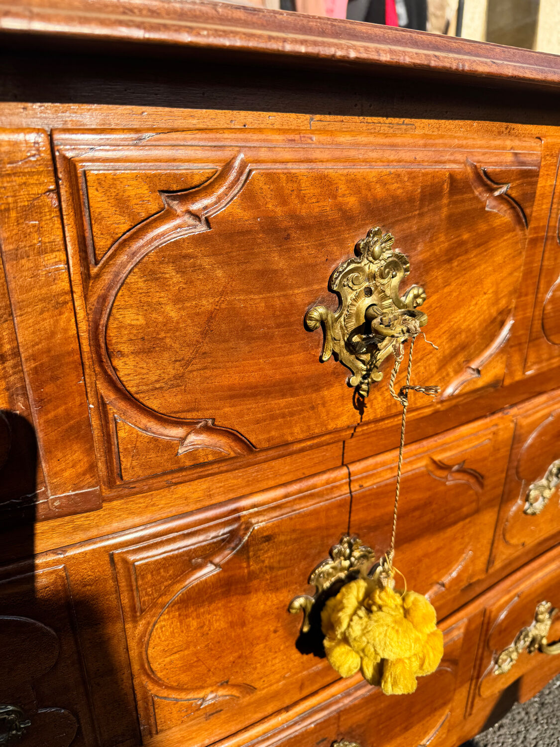 Parisian commode from the Louis XIV – Louis XV period, 18th century.