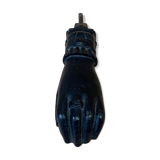 Heurtoir de porte en fonte ancien - main de femme avec bague