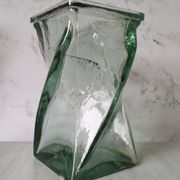 Vase design verre torsadé