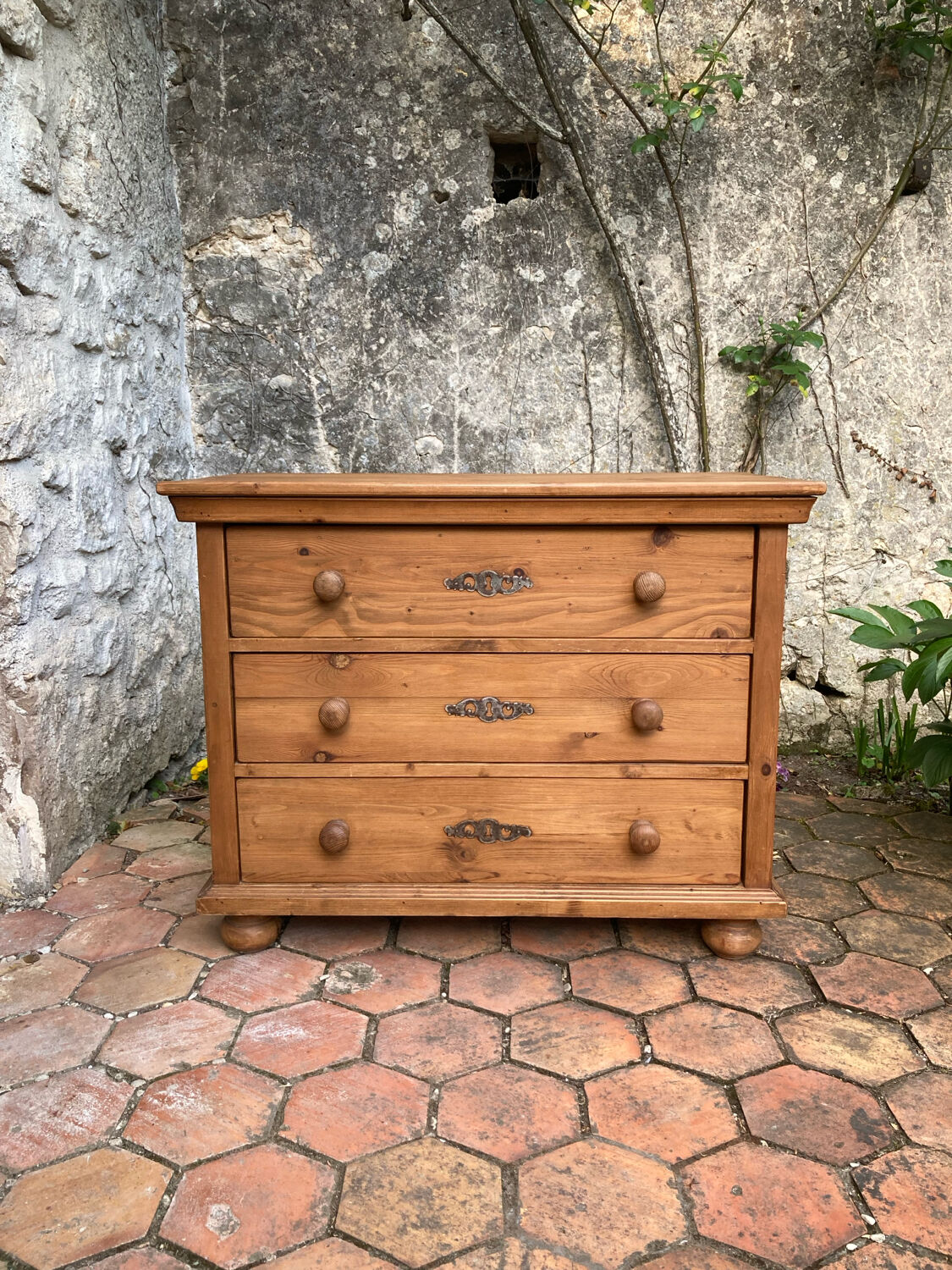 Antique pine chest of drawers
