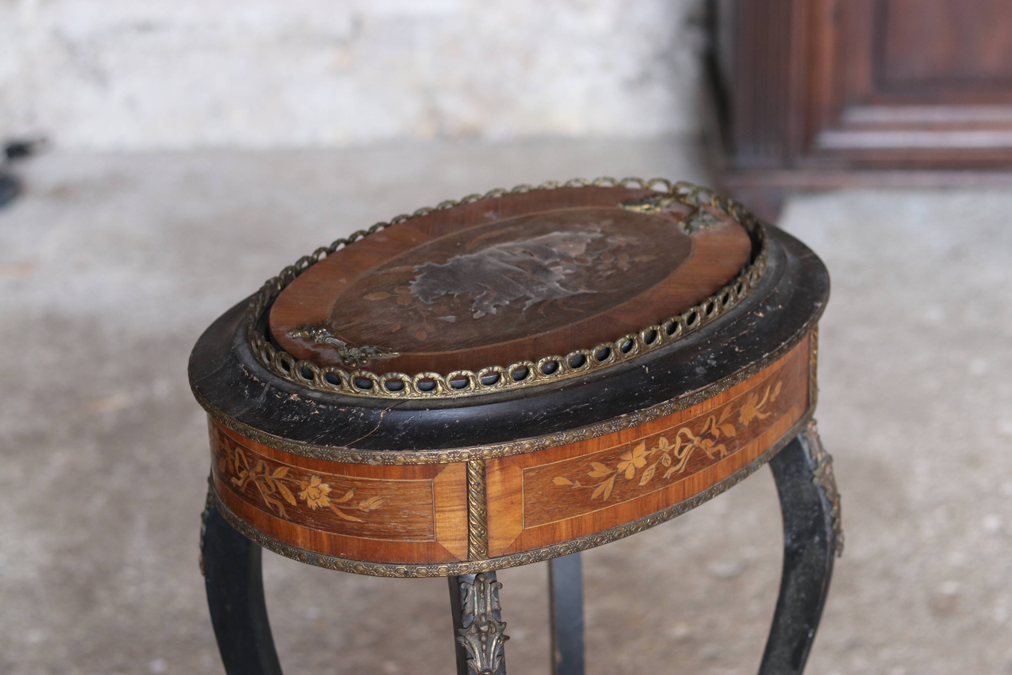 Napoleon III planter