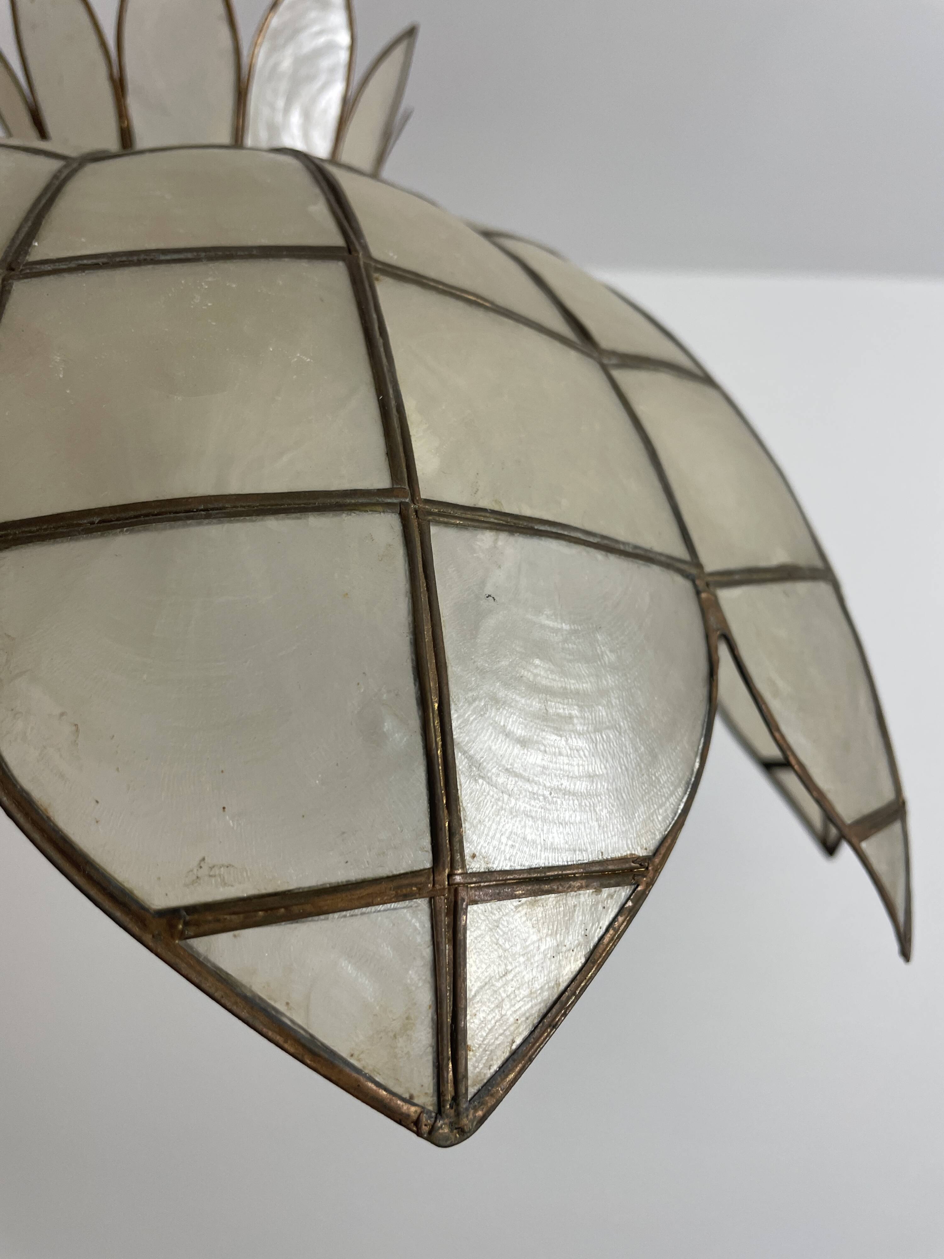 Suspension vintage en nacre et laiton