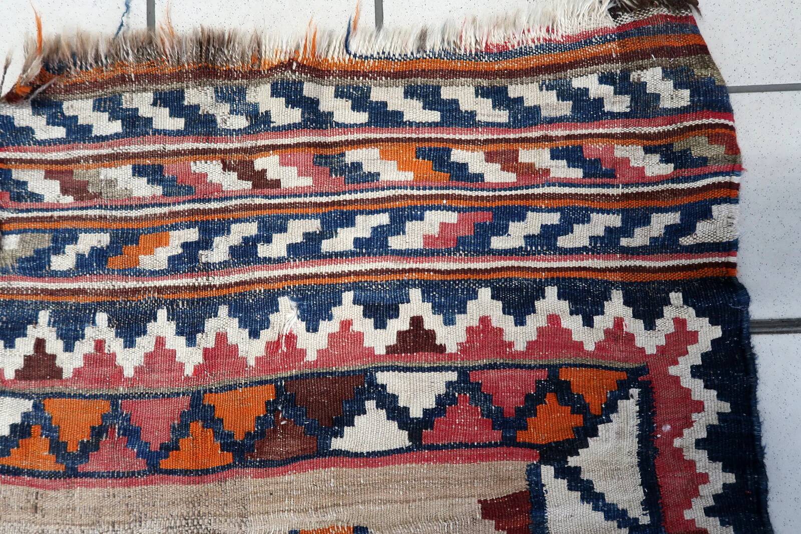 Handmade antique Persian Ardabil kilim rug 137 x 198 cm, 1930s