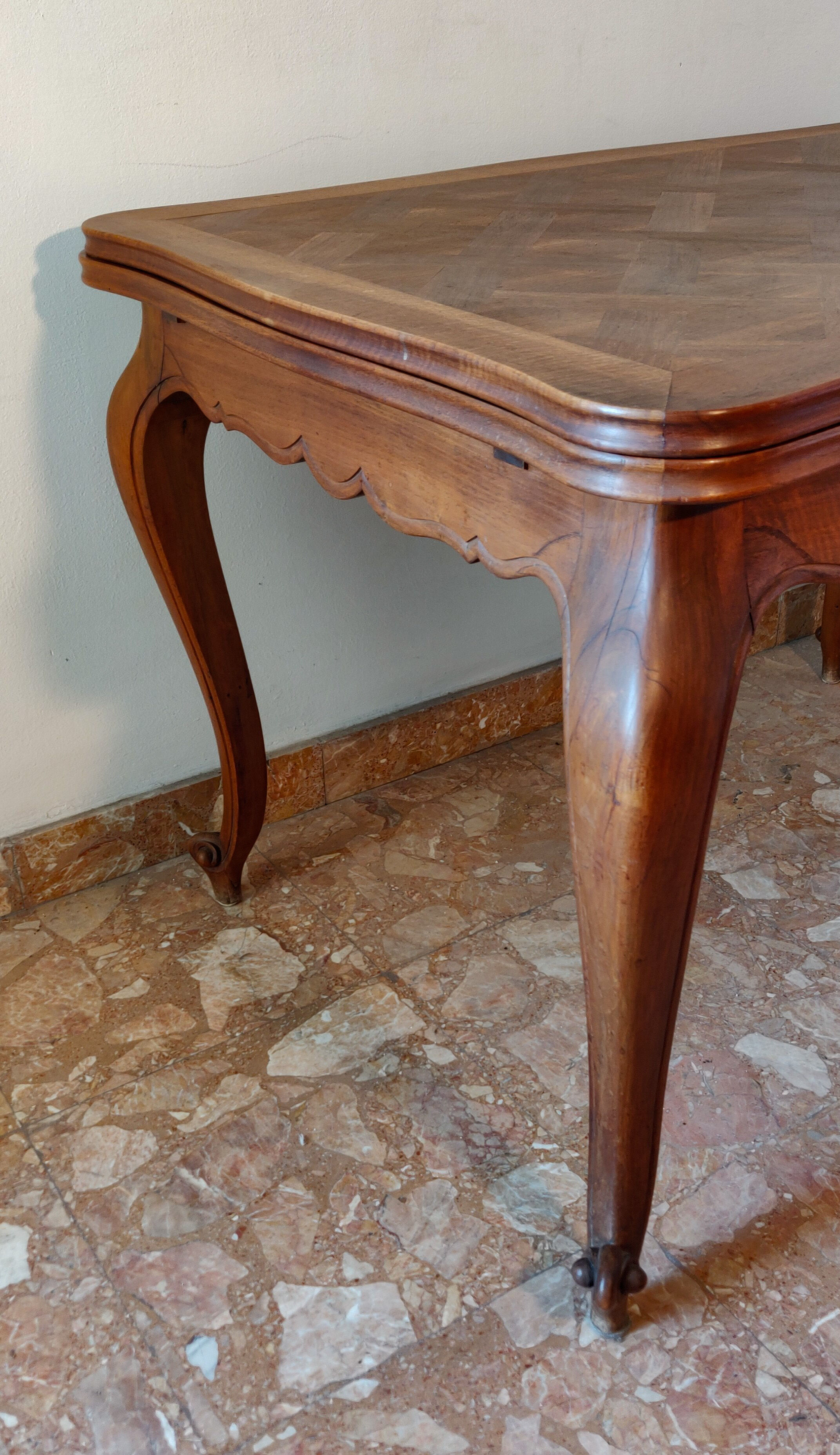 Table Louis XV floored 4/6 people