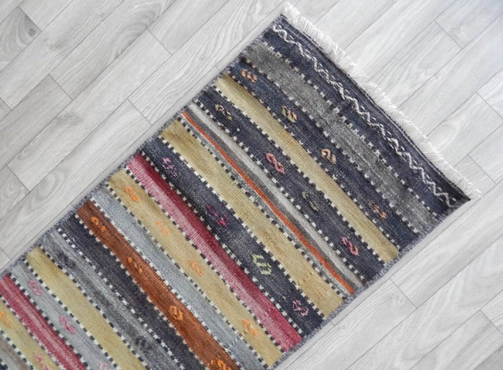 Vintage Turkish hallway rug 41x85 cm