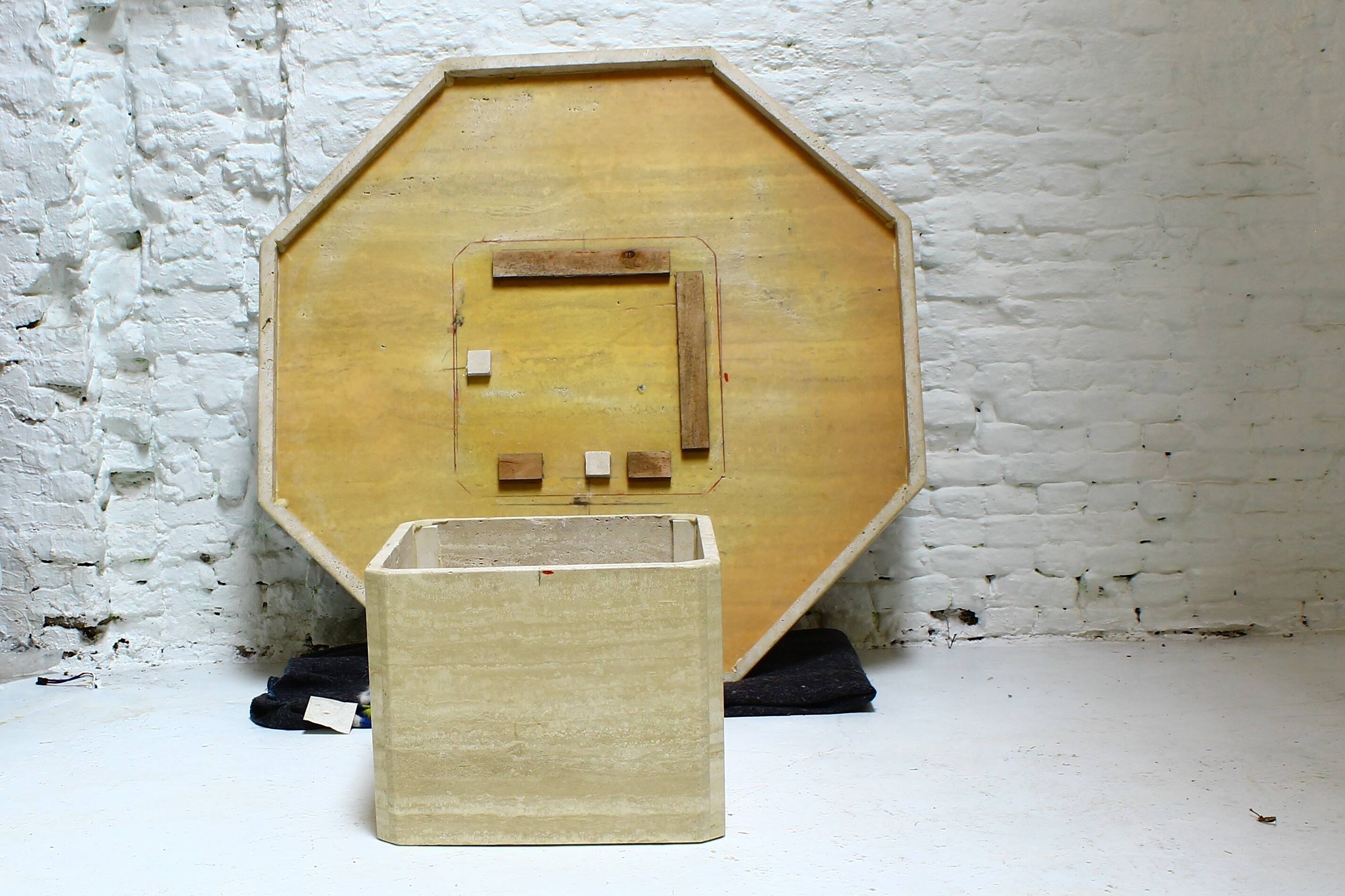 Table basse italienne en travertin, années 1970