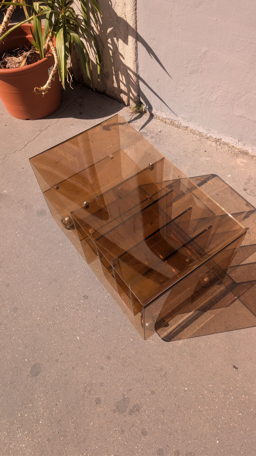 Table d'appoint plexiglas fumé